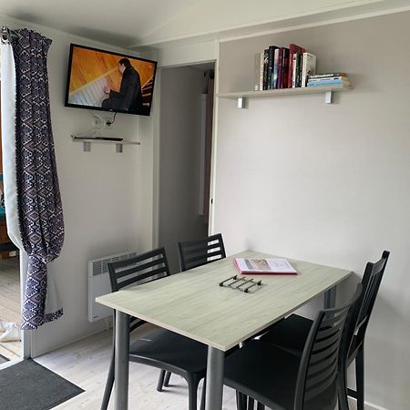 Mobil Home 10 M Et Mme Colas Litteau Kültér fotó