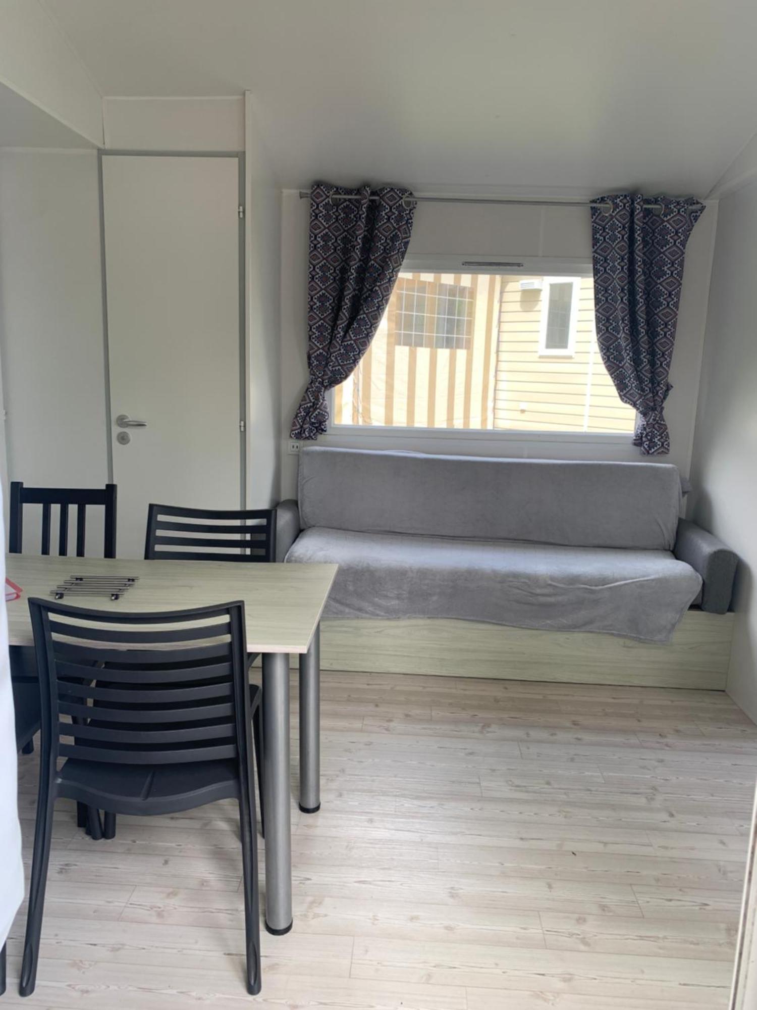 Mobil Home 10 M Et Mme Colas Litteau Kültér fotó